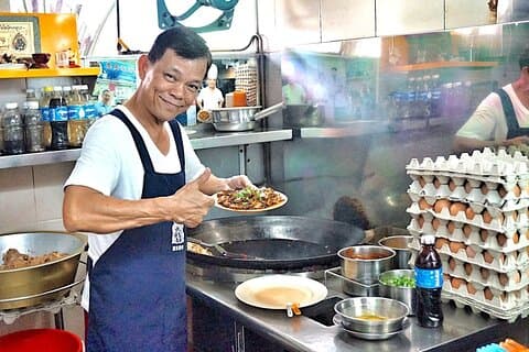 Singapore Food Tour: Hawker Culture & Local Neighborhoods