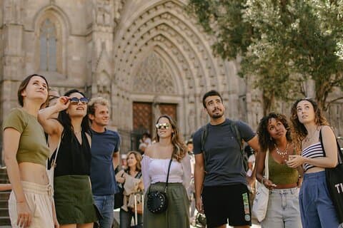 Barcelona in 2 Hours: Guided Walk Through History and Sights