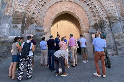 Private Guided Tour of the Old Medina: Culture,Stories & Shopping
