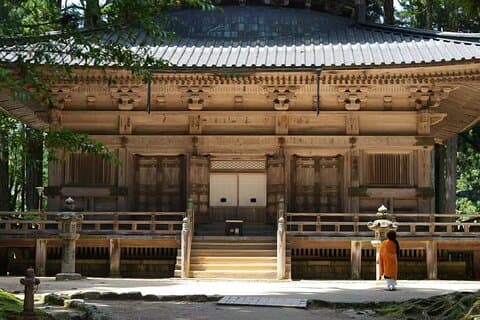 Koyasan Spiritual Day Trip: Goma Fire Ritual & Okunoin Forest