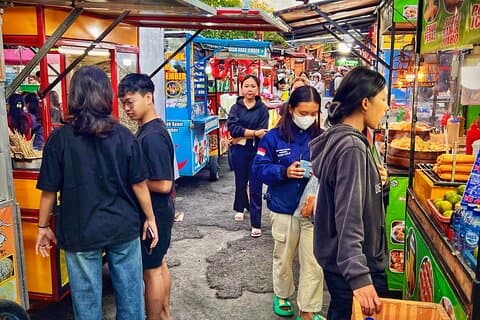 Bali: Night Market & Local Warung Food Tour with 15+ Tastings