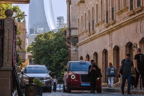 Baku: Old & Modern City Tour, Wine Tasting & Funicular Ride