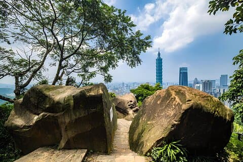 Top Taipei Highlights: Private Charter Tour with Local Guide