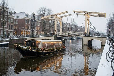 Amsterdam Tyson2.0 Canna Cruise with drinks option & local guide