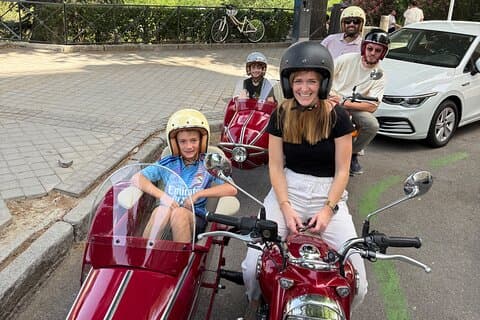 Madrid Highlights: Private Vintage Sidecar Tour (1 Hour)