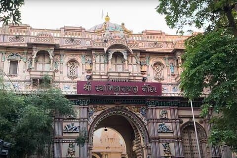 Ahmedabad Heritage Walking Tour in Temples, Markets and Culture