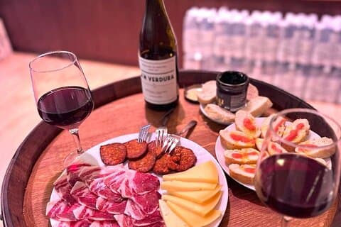 Palma Old Town & Market Walking Tour with Wine, Ham & Cheese