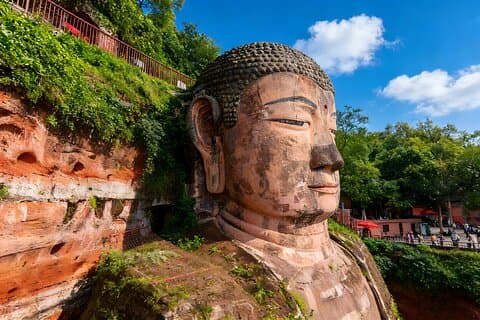 Chengdu Private Day Tour to the Leshan Giant Buddha with Lunch and Boat Ride