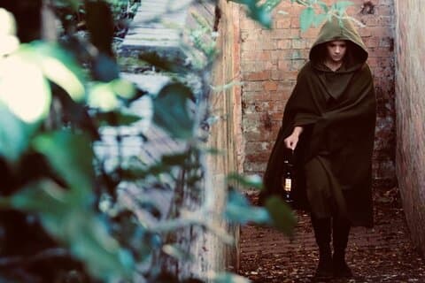 The Twisted Tales: Stratford-Upon-Avon's Dynamic Walking Tour