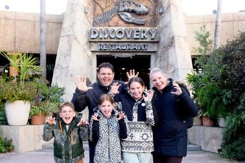 Osaka: Photo shoots at USJ, Dotonbori, Shinsaibashi-100 data