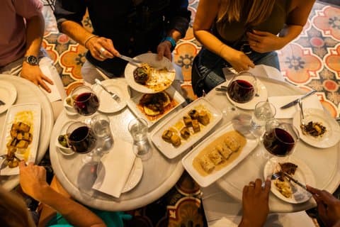 Gothic Quarter Tapas and Wine Small Group Tour in Barcelona