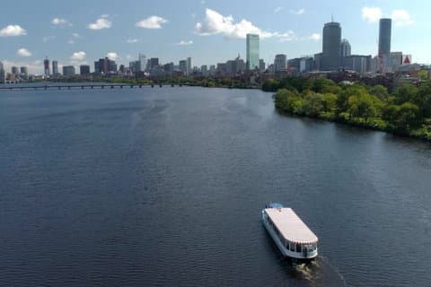 Boston Skyline Sightseeing Boat Tour: Charles River Cruise