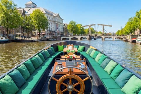 Amsterdam: Guided Open Boat Canal Cruise Unlimited Drinks Option