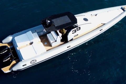 Private Cruise with Speedboat: Milos- Polyaigos- Kimolos
