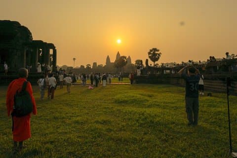 Angkor Wat Sunrise E-Bike & Mountain Bike Tour from Siem Reap