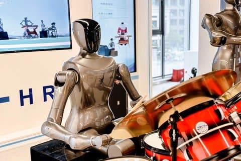 AI Robot Experience Tour in Hangzhou with West Lake Cruise