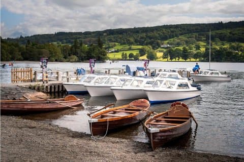 Full day tour of the Lake District with Chinese Translation