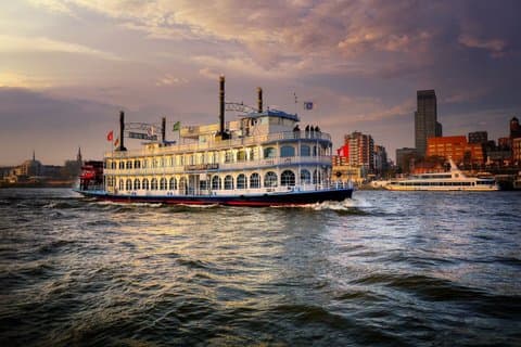 Hamburg : Hop-On Hop-Off Bus and Harbour Tour Combo Ticket
