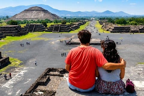 Private Combo 2 days: Teotihuacan+Basilica+Tlatelolco+Xochimilco+Frida+Coyoacan