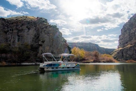 Scenic Tour to Pillar Falls in Twin Falls, Idaho