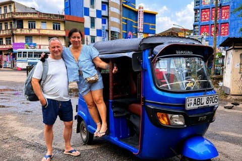 All-Inclusive Colombo: Private Tuk Tuk Tour (Entry Fees & Snacks)