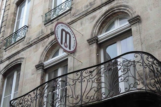 Explore Bordeaux's Premier Wine and Trade History Tour