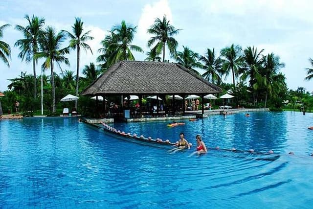 Sanya Half Day Private Tour of Nantian Hot Spring