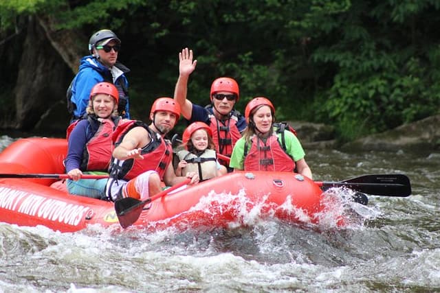 Lower Pigeon River Rafting Tour