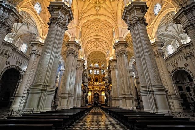 Granada: Royal Chapel and Granada Cathedral Guided Tour