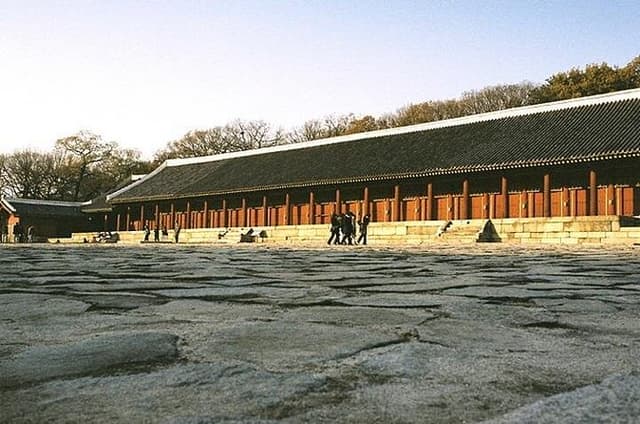 Seoul UNESCO Heritage Tour: Changdeokgung, Jongmyo & Bukchon