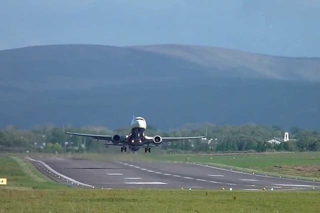Kerry airport Transfer: Kerry Airport to Killarney