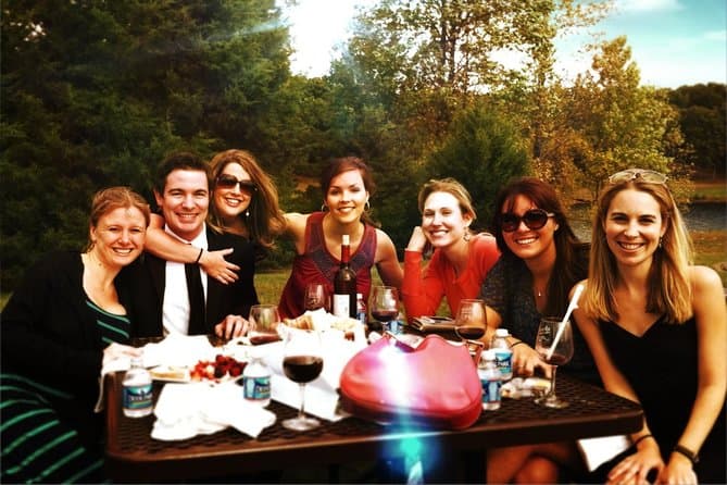 Best Charlottesville Wine Tours & Vineyard Experiences