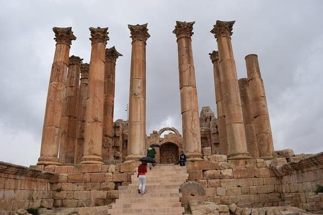 Private Day Trip to Jerash, Umm Qais and Ajloun Castle from Amman