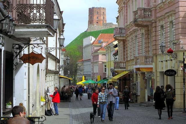 Discover the main sights and hidden gems in Vilnius Old Town