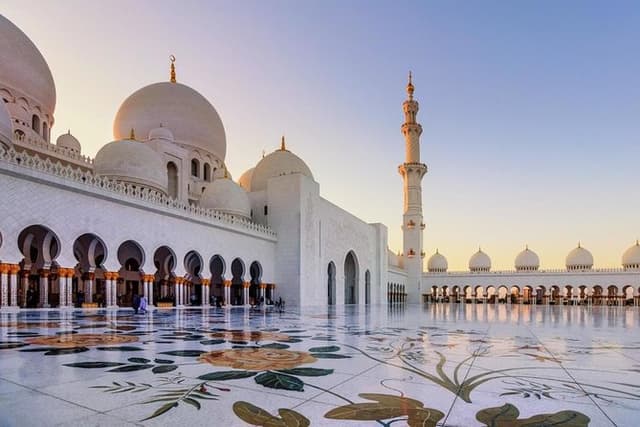 Abu Dhabi City Tour, Grand Mosque, Emirates Palace & The Louvre