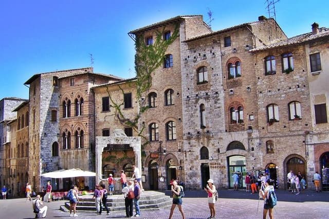 Florence: Siena & San Gimignano with Dinner in a Boutique Winery