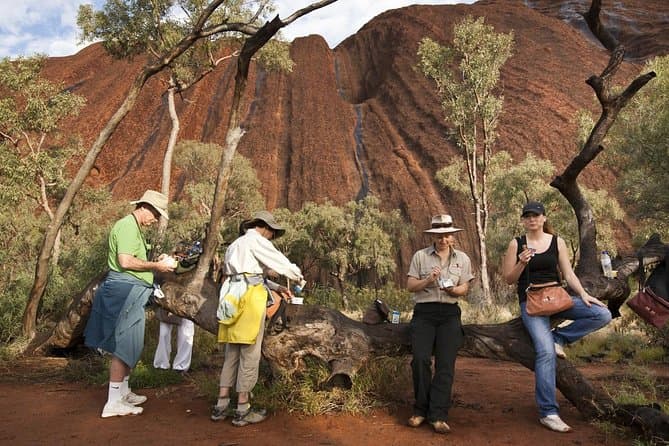 Unforgettable Uluru Sunrise: A Red Centre Experience