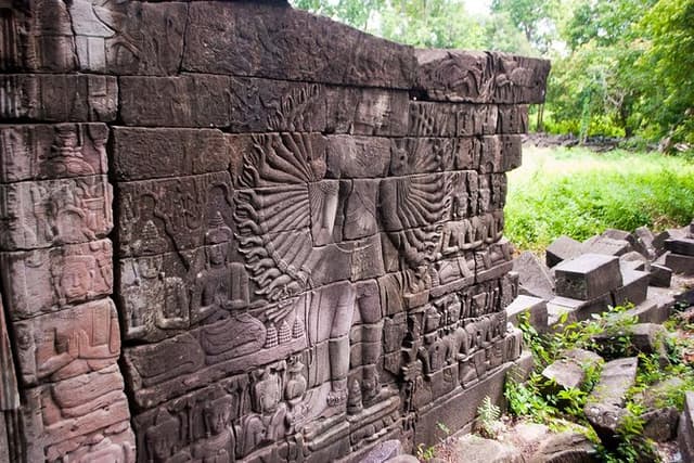 Full Day Private Banteay Chhmar Tour with Guide and Transport