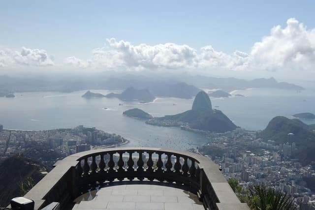 Rio Highlights Express: Christ, Sugarloaf & Beaches Half Day Tour.