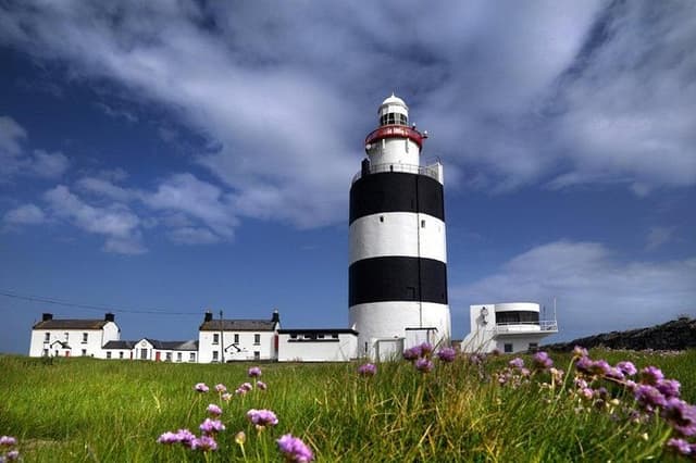 Skip the Line: Hook Lighthouse Entrance Ticket and Guided Tour
