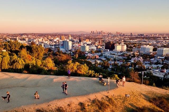 LA: Hollywood Sunset Walk & Hike: Hidden Gems & Scenic Views