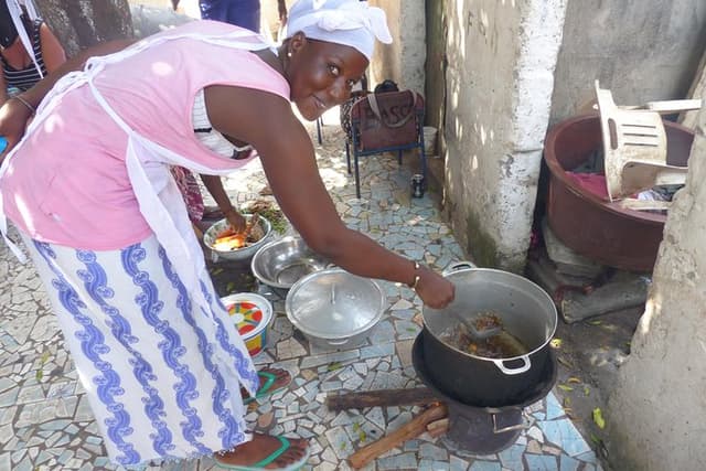 Full-Day Gambian Home Cooking Experience in Banjul