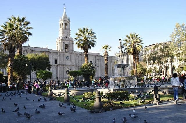 Bus City Tour Arequipa - Guided visit by bus