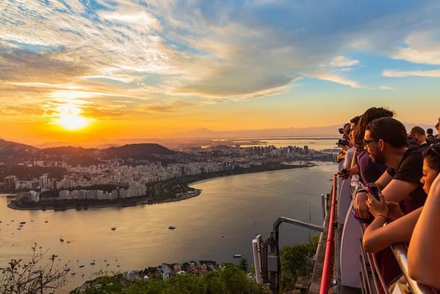 Half-Day Tour: Christ the Redeemer, Selarón & Sunset at Sugarloaf