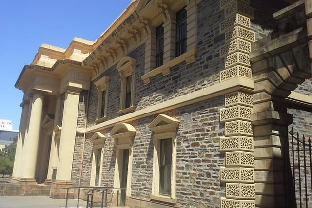 Around the Square Adelaide Walking Tour