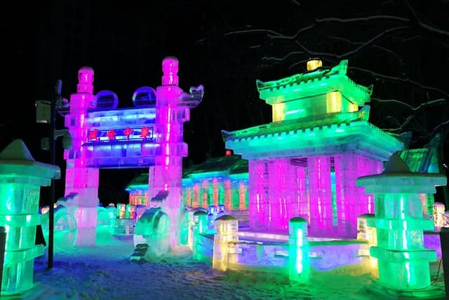 Harbin Ice Lantern Show and Center Street Tour