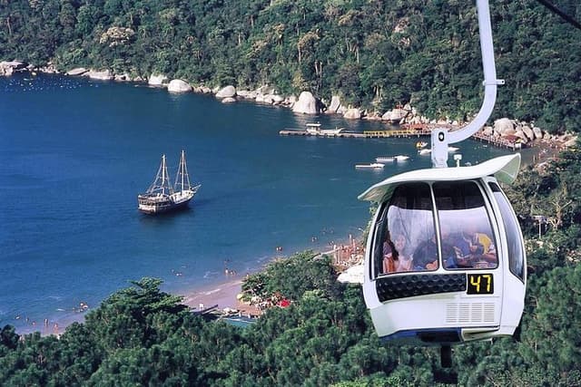 Day tour in Balneário Camboriú and Unipraias Park with Cable Cars