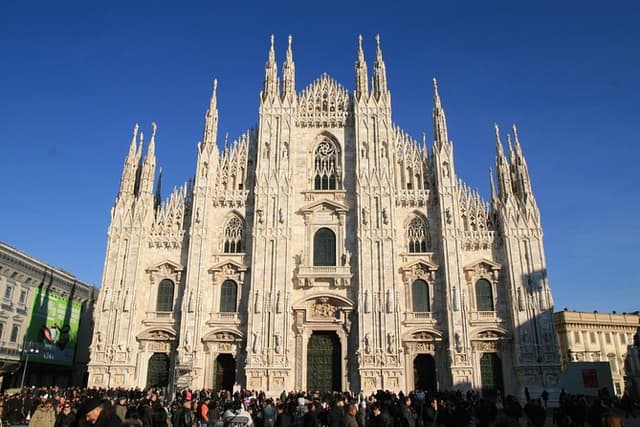 Day Trip to Milan from Stresa
