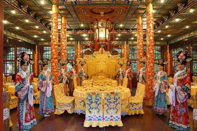 Beijing Imperial Dining Experience at Bai Jia Da Yuan Restaurant with Houhai Lake Bar Tour