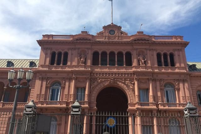 8hr Buenos Aires City Tour and Airport Transfer Combo